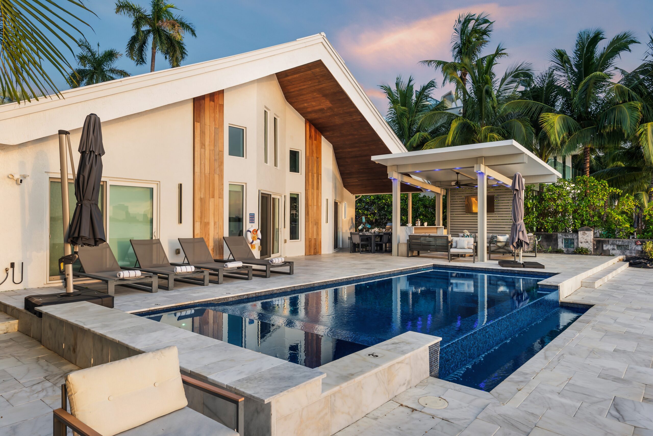 Exterior pool
