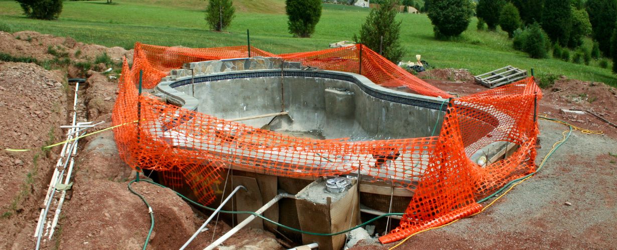 Why Build a Pool In The Off-Season