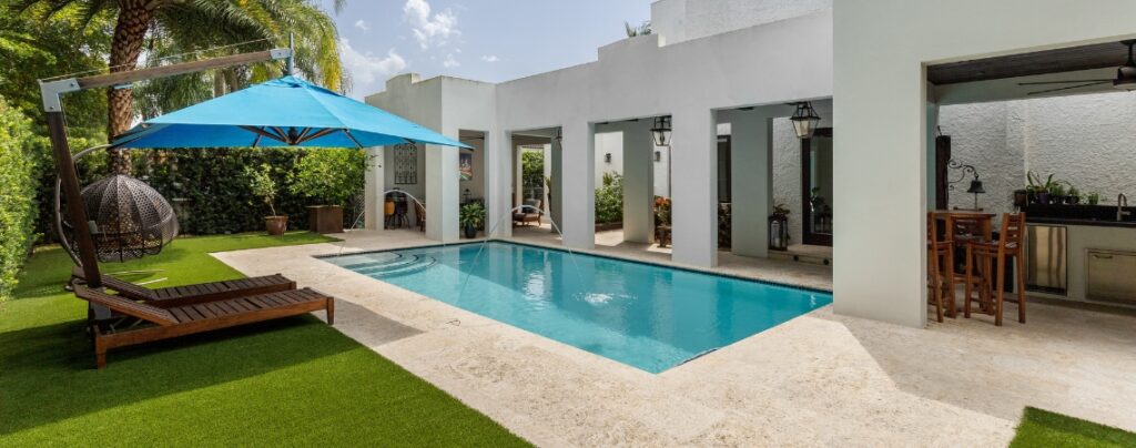 Signs Your Old Pool Needs Resurfacing