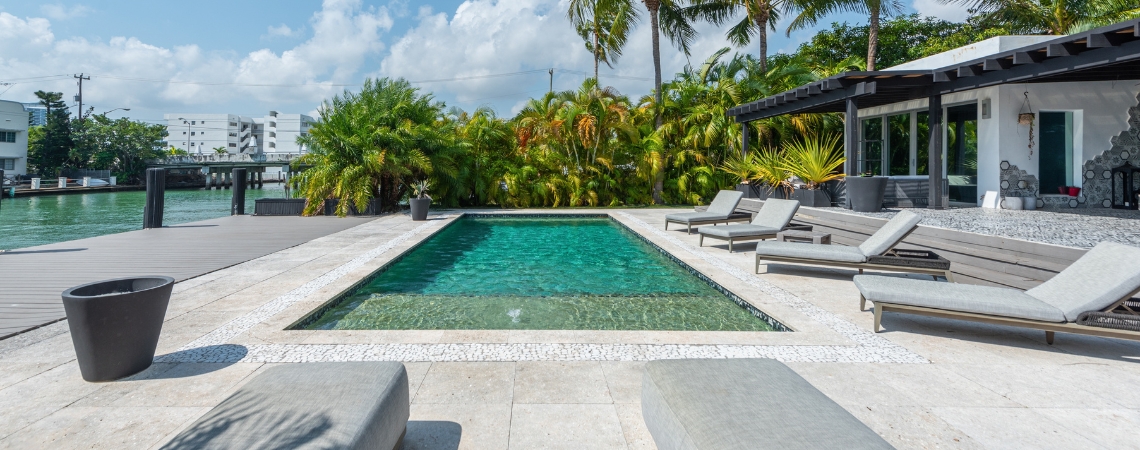 Pool Resurfacing vs Replastering