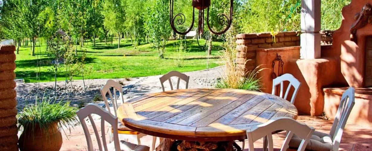 Seating That Shapes Conversation