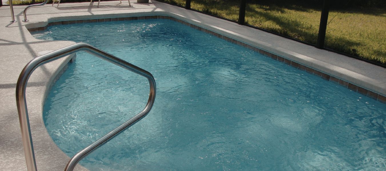 Smart Pool Drainage Ideas for Florida Backyards