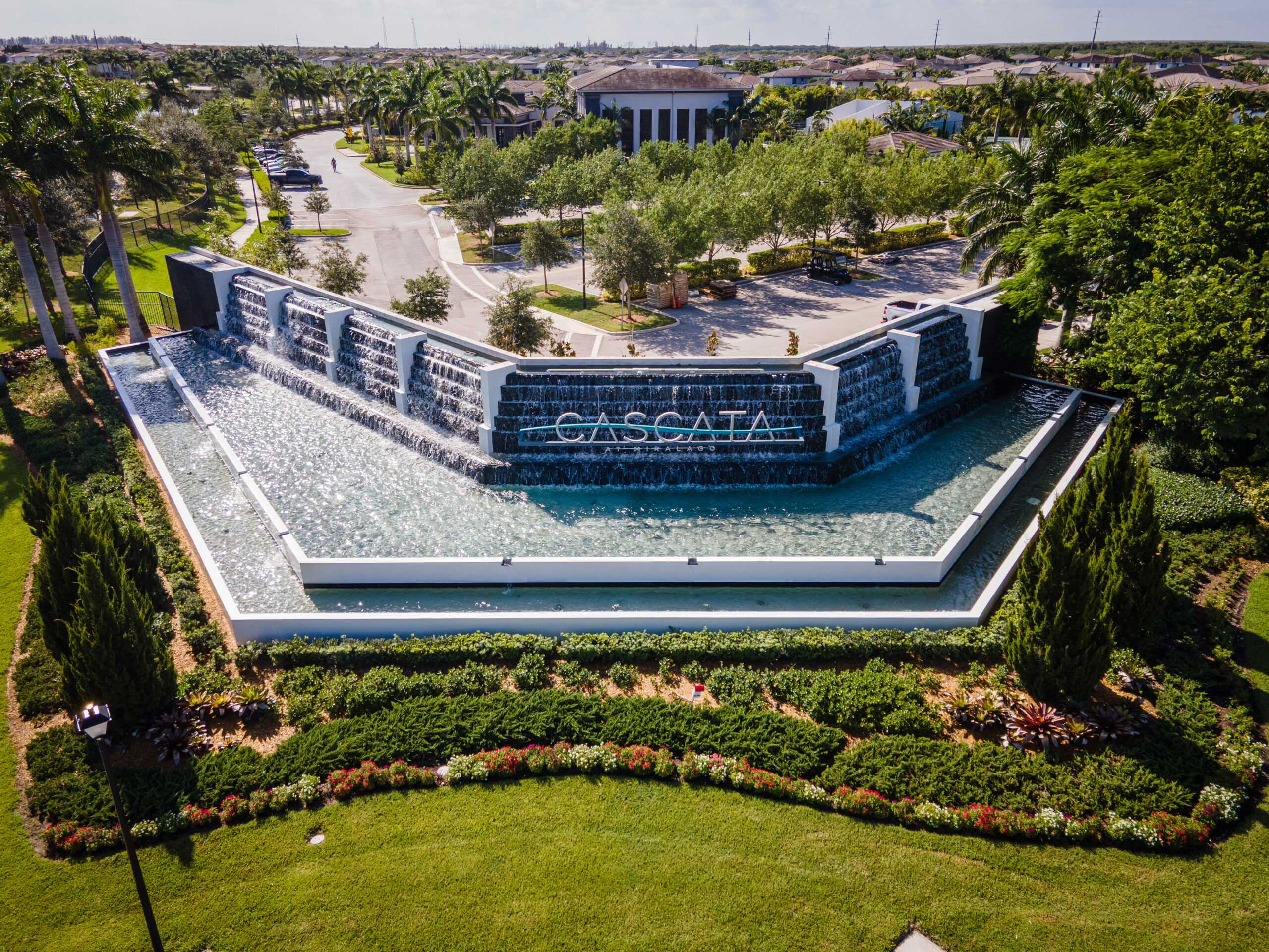Custom pool built by pool builders Boca Raton Epic Watershapes