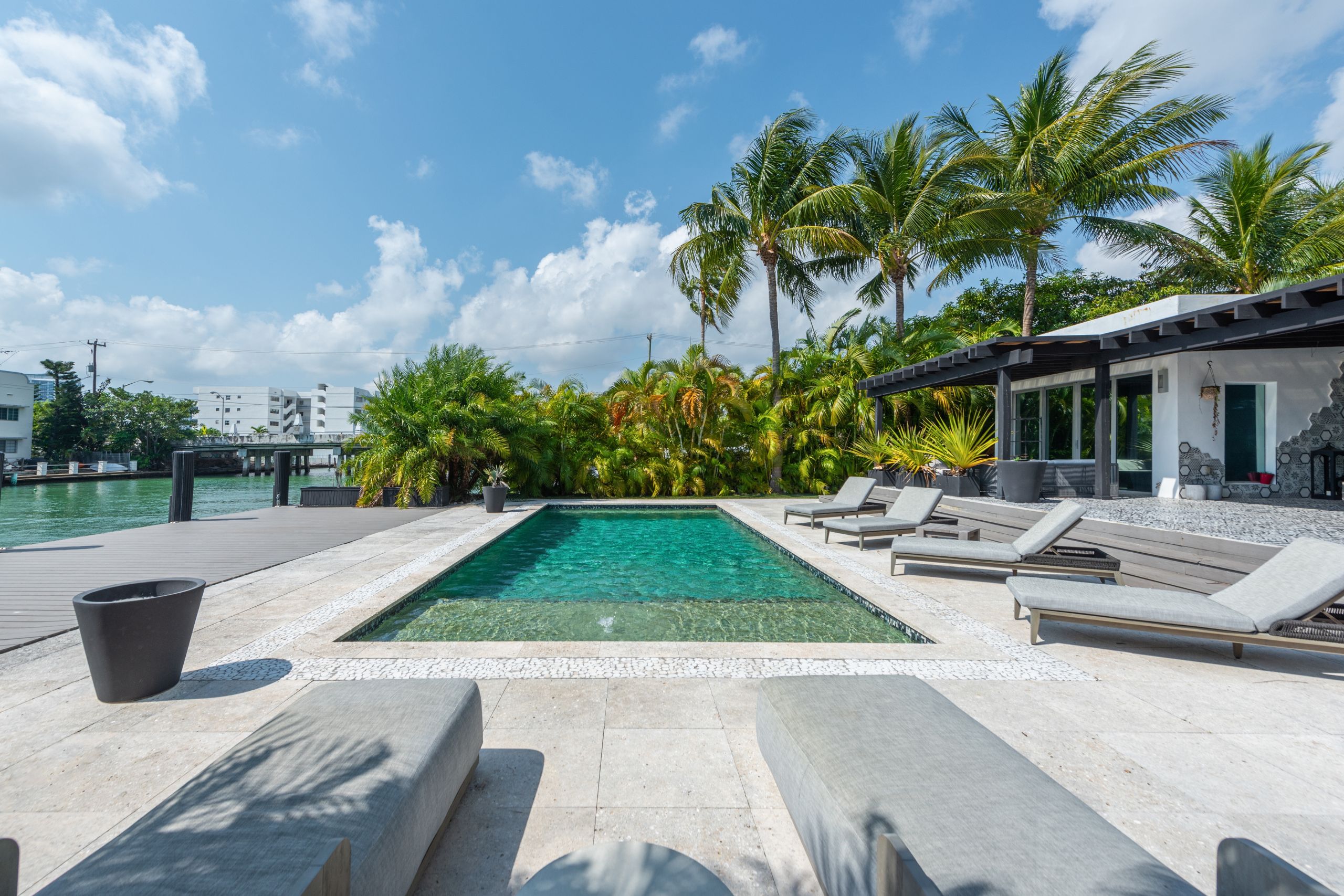 Luxury Pool Builders Jupiter Island