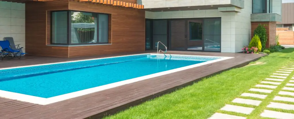 Avoiding the DIY Pool Contractor